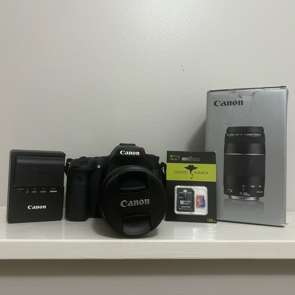 Canon EOS 70D DSLR Bundle –18-135mm Lens, NEW 75-300mm Lens,Excellent Condition!